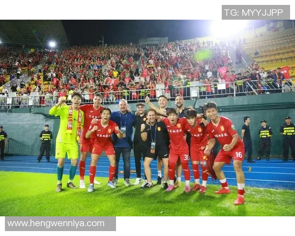 广州足球队的战术转型与成绩波动分析及未来发展方向探讨